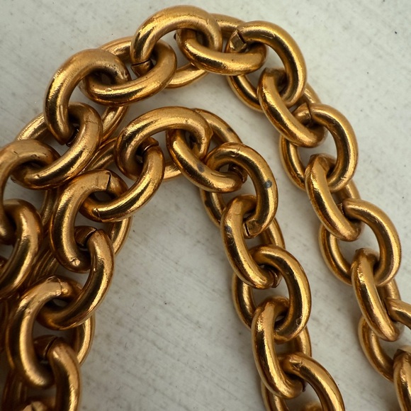 LOT 1729A 24K gold plated CHANEL vintage palm and lions pendant necklace - Picture 9 of 9